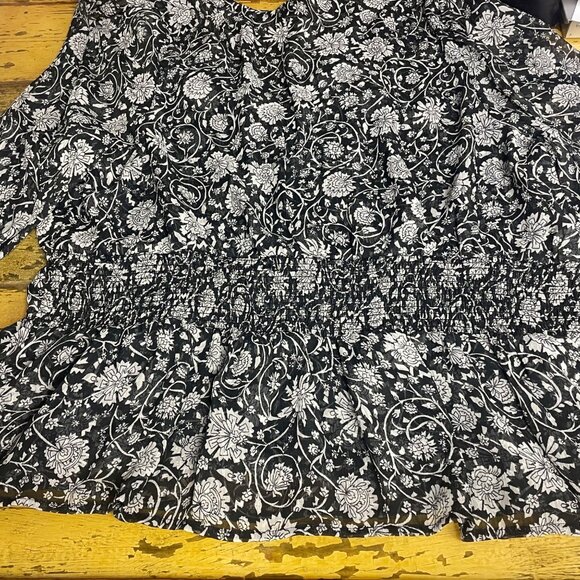 Old Navy Dark Floral Peplum Top Blouse Sz XXL Smocked Sheer Boho - Picture 6 of 8